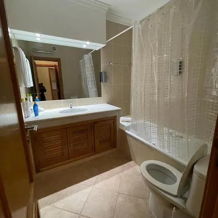 Lovely 2 Bedroom Inside A In بيت للعطل