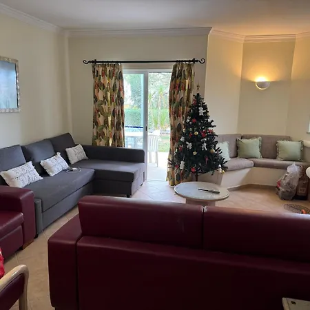 Lovely 2 Bedroom Inside A In * البوفيرا