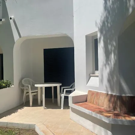 Lovely 2 Bedroom Inside A In 度假居
