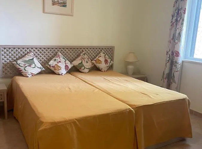 Vakantiehuis Lovely 2 Bedroom Inside A In