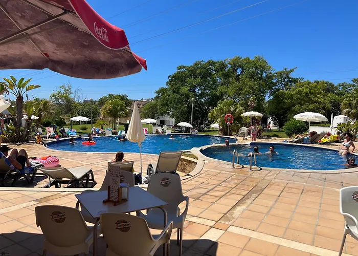 Lovely 2 Bedroom Inside A In Vakantiehuis Albufeira