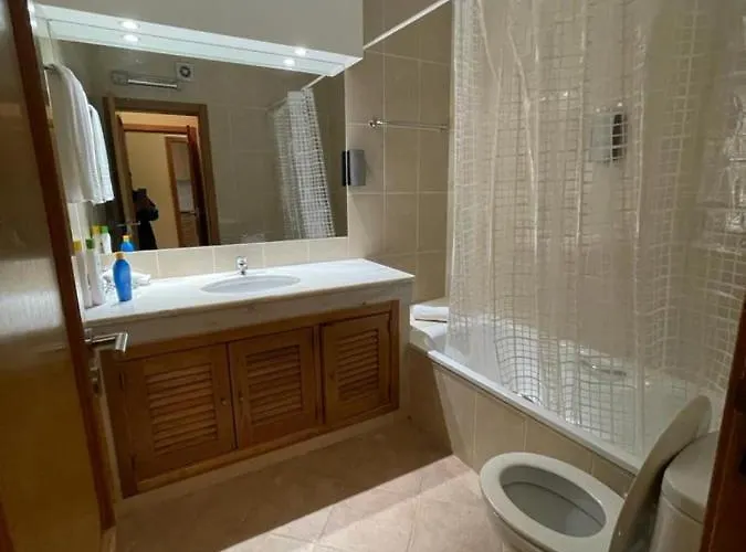 Lovely 2 Bedroom Inside A In 펜션