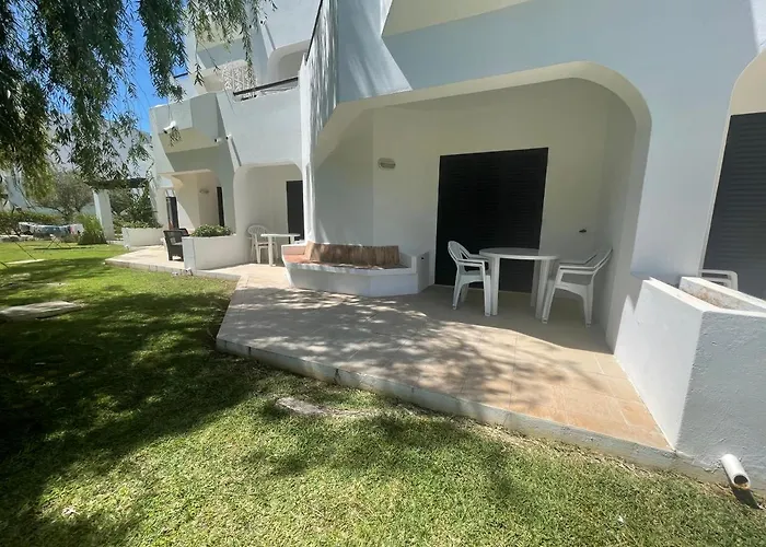 Lovely 2 Bedroom Inside A In