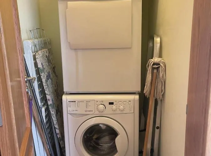 Lovely 2 Bedroom Inside A In