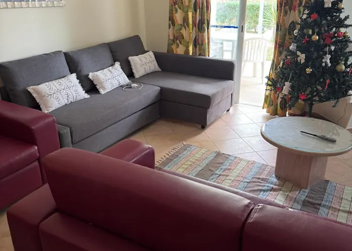 Lovely 2 Bedroom Inside A In 펜션